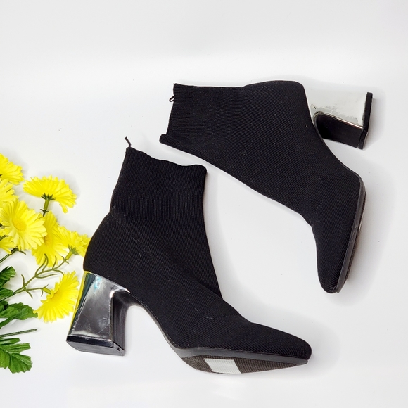 NWOT Forever 21 Size 5.5 Pointy Toe Elastic Ankle Boots - Picture 2 of 5